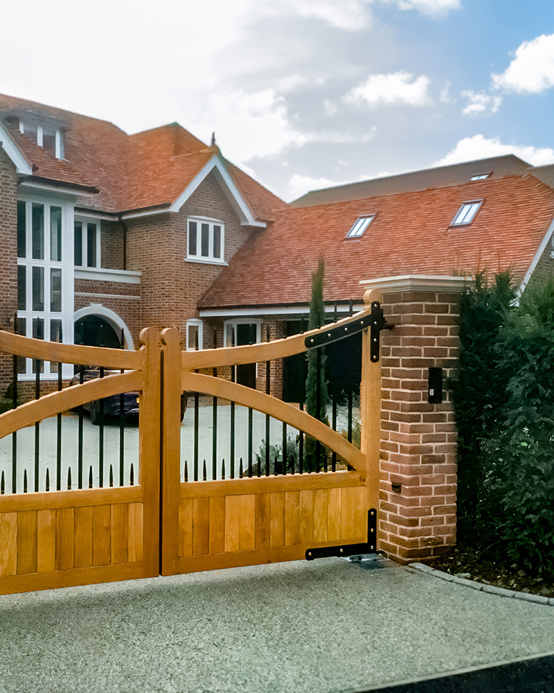 wooden driveway gates hertfordshire